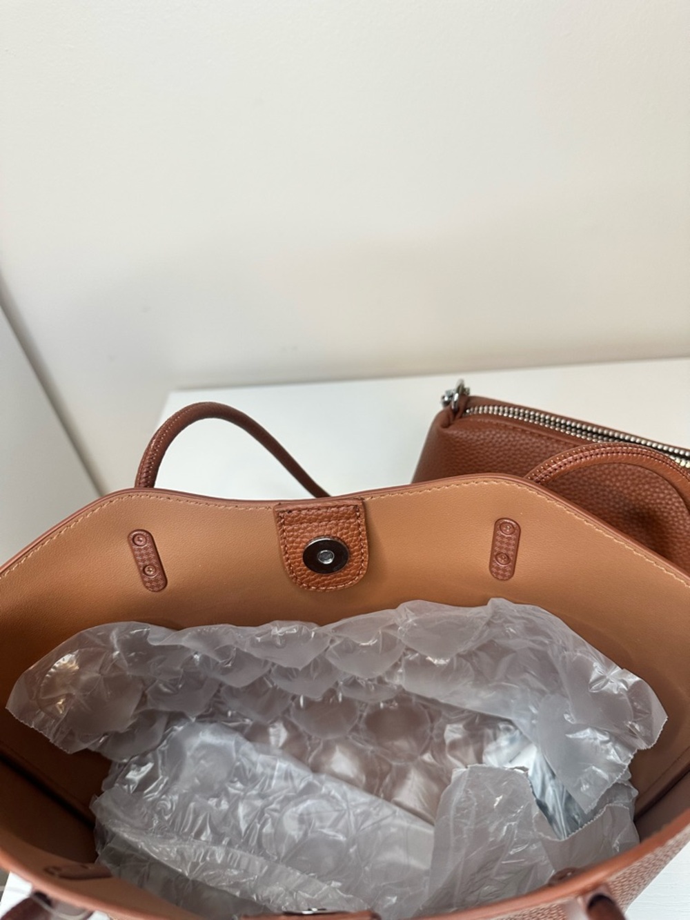 Antik Kraft Brown Faux Leather Tote Bag w/ Makeup Pouch NWT Minimal Chic - Picture 6 of 7